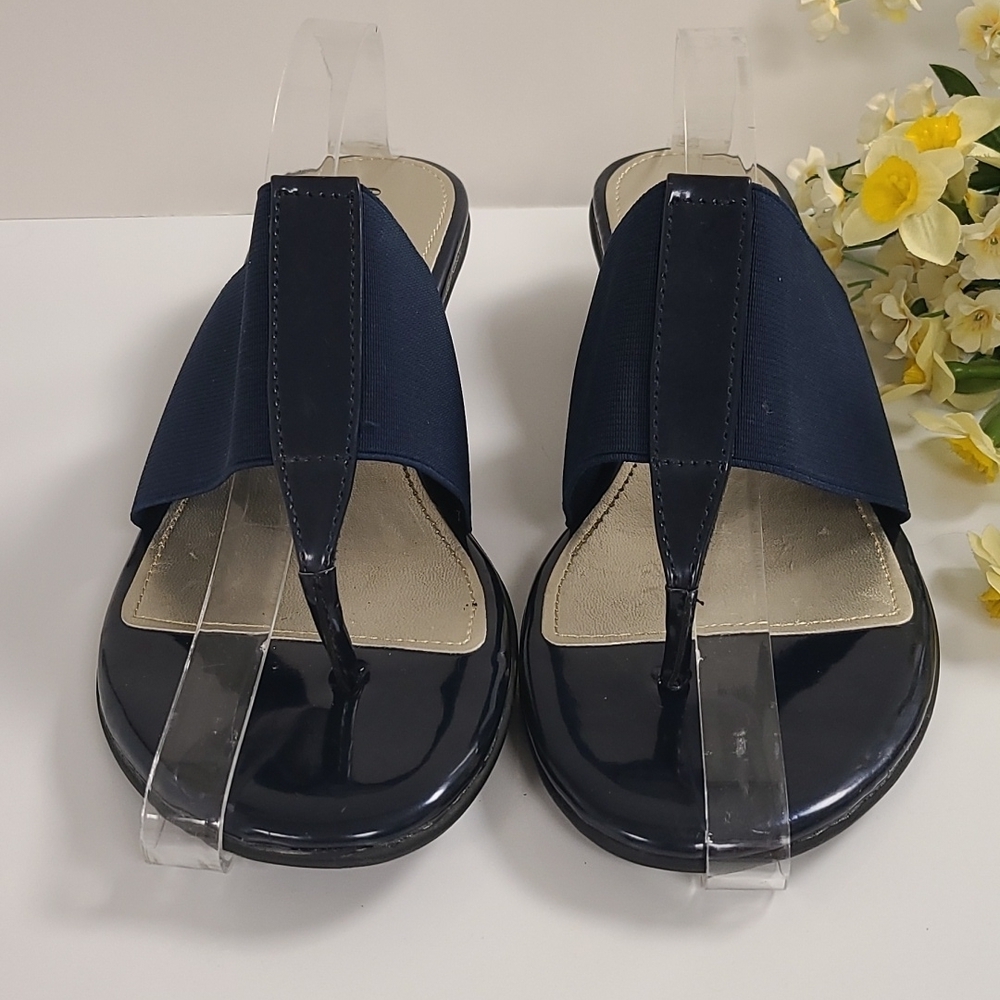 East 5th NWOT Navy Slip On Sandals / Shoes - Size 9.5 - Picture 2 of 7